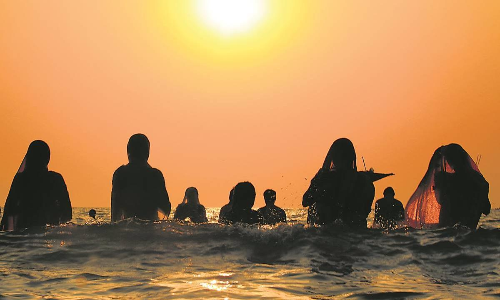 Chhath Pooja 2022: Bombay High Court Quashes BMC Order Revoking Permission To Group Backed By NCP Leader