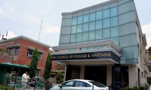 Banks Cant Ask Panel Lawyers To Pay Court Fees From Their Own Pockets And Recover Later: Bar Council Of Punjab & Haryana Banks Cant Ask Panel Lawyers To Pay Court Fees From Their Own Pockets And Recover Later: Bar Council Of Punjab & Haryana
