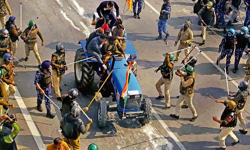 PIL Before Delhi High Court Seeks Release of Persons Detained Illegally By Delhi Police After Farmers Tractor Rally In The Capital