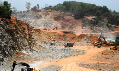 Maharashtra Minor Mineral Rules | Prior Environmental Clearance Not Required For Quarry Permits For Temporary Extraction: Bombay High Court Maharashtra Minor Mineral Rules | Prior Environmental Clearance Not Required For Quarry Permits For Temporary Extraction: Bombay High Court