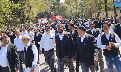 Strict Action Will Be Taken Against Advocates Who Appear Before Court Or Indulge In Physical/E-Filing: Allahabad HC Bar Assn. Warns Lawyers Strict Action Will Be Taken Against Advocates Who Appear Before Court Or Indulge In Physical/E-Filing: Allahabad HC Bar Assn. Warns Lawyers