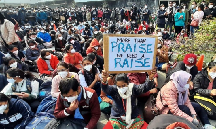 Madhya Pradesh High Court Declares Strike By Nurses As illegal, Asks Govt. To Consider Their Demands Sympathetically Madhya Pradesh High Court Declares Strike By Nurses As illegal, Asks Govt. To Consider Their Demands Sympathetically