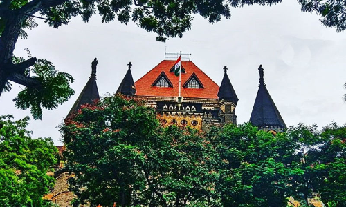 Speaking On Harmful Effects Of Excessive Pesticide Use In Public Interest Not Defamation: Bombay High Court Quashes Cases Against Doctors Speaking On Harmful Effects Of Excessive Pesticide Use In Public Interest Not Defamation: Bombay High Court Quashes Cases Against Doctors