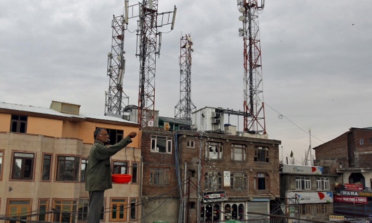 No Stay On Erecting Mobile Towers On Residential Structures, High Court Directs Punjab Govt To Ensure Installation Only On Safe Buildings No Stay On Erecting Mobile Towers On Residential Structures, High Court Directs Punjab Govt To Ensure Installation Only On Safe Buildings