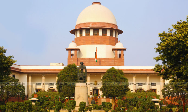 Supreme Court Adjourns IUML Plea Challenging MHA Notification On Citizenship For Non-Muslim Refugees By Two Weeks Supreme Court Adjourns IUML Plea Challenging MHA Notification On Citizenship For Non-Muslim Refugees By Two Weeks