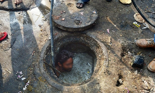Manual Scavenging: Delhi High Court Takes Suo Motu Cognizance Of Reports About Two Deaths Due To Inhalation Of Toxic Sewer Fumes