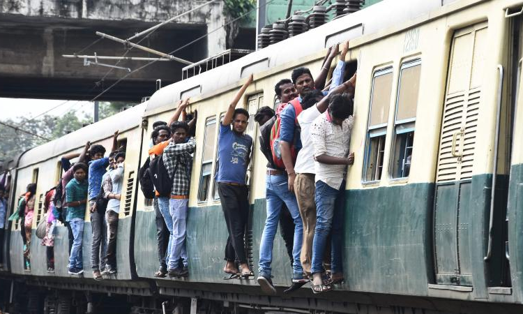 Patna High Court Directs ₹4 Lakh Compensation For Kins Of Deceased Who Died After Falling From Running Train Patna High Court Directs ₹4 Lakh Compensation For Kins Of Deceased Who Died After Falling From Running Train