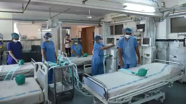 Several Patients In Waiting For 1 ICU Bed: 76-Year Old Critical Covid-19 Patient Gets Relief From Delhi High Court