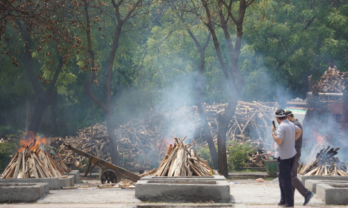 Traditions & Customs Have To Yield To The National Interest: Jammu & Kashmir High Court Declines Plea For Handing Over Covid Dead Bodies To Families Traditions & Customs Have To Yield To The National Interest: Jammu & Kashmir High Court Declines Plea For Handing Over Covid Dead Bodies To Families