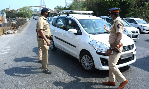 Man Allegedly Tried To Run Over & Endanger Life Of A Constable Enforcing COVID Lockdown, Delhi High Court Denies Him Bail