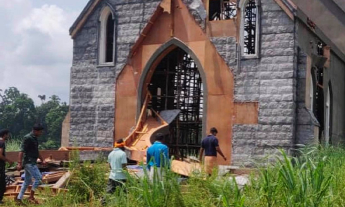 Act Of Petitioner Akin To Public Protest: SC Sets Aside Cancellation Of All-India Hindu Parishad Members Bail For Vandalising Church-Like Film Set
