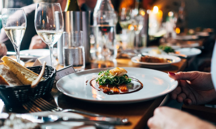 Five Reasons Why Delhi High Court Held Restaurants Cannot Levy Mandatory Service Charge On Food Bills Five Reasons Why Delhi High Court Held Restaurants Cannot Levy Mandatory Service Charge On Food Bills