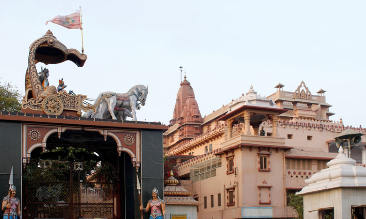 Hindu Outfit Files An Application In Uttar Pradesh Court To Stop Namaz At Shahi Idgah Mosque In Mathura Hindu Outfit Files An Application In Uttar Pradesh Court To Stop Namaz At Shahi Idgah Mosque In Mathura