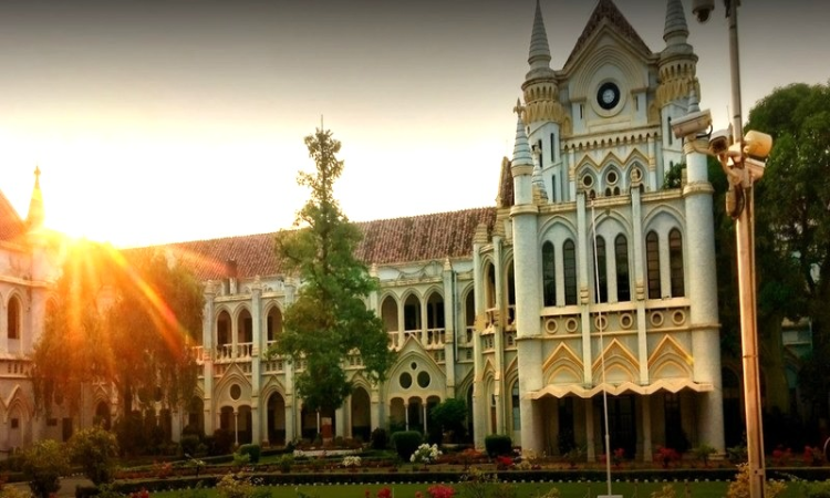 Madhya Pradesh High Court Quashes Order Of Preventive Detention As District Magistrate Failed To Forward The Order To Govt. Forthwith Madhya Pradesh High Court Quashes Order Of Preventive Detention As District Magistrate Failed To Forward The Order To Govt. Forthwith