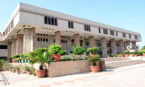 Tribunal Cant Direct  Reinstatement Without Considering Pending Criminal Matters: Delhi High Court