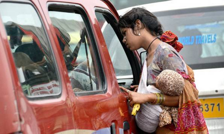 Child Beggary: Delhi High Court Issues Notice To DCPCR & Others On Plea For Rehabilitation Of Affected Children Child Beggary: Delhi High Court Issues Notice To DCPCR & Others On Plea For Rehabilitation Of Affected Children
