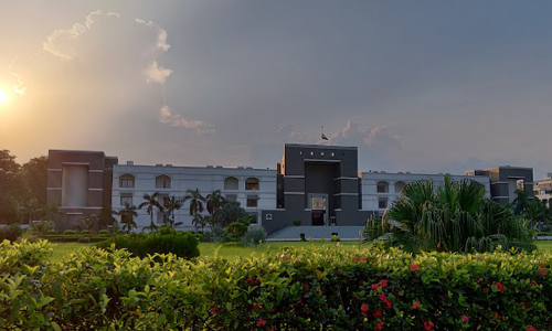 No Discrimination When Persons Not Similarly Situated: Gujarat HC Refuses To Extend Govt Employee Benefits To Employees Of Autonomous Body