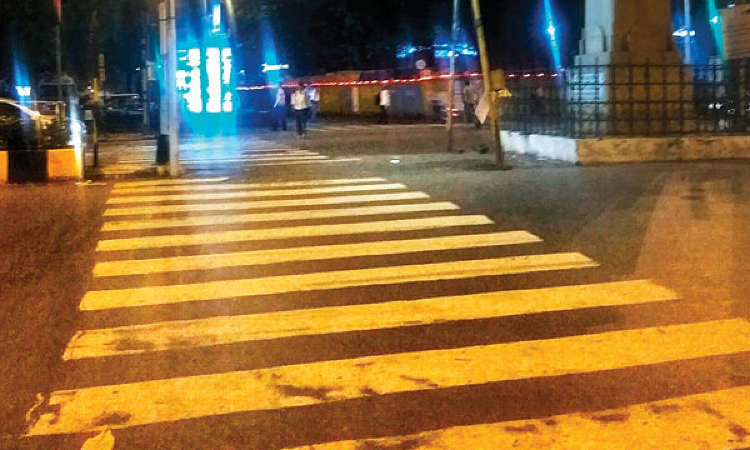 Drivers Required To Slow Down At Zebra Crossing, Outlandish To Accuse Pedestrians Of Negligence Without Proof: Kerala High Court Drivers Required To Slow Down At Zebra Crossing, Outlandish To Accuse Pedestrians Of Negligence Without Proof: Kerala High Court