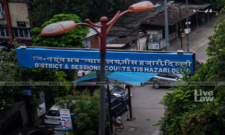 Inhumane And Barbarous: BCD Asks Delhi Bar Association To Identify Lawyers Seen Assaulting Man In Viral Video Inhumane And Barbarous: BCD Asks Delhi Bar Association To Identify Lawyers Seen Assaulting Man In Viral Video