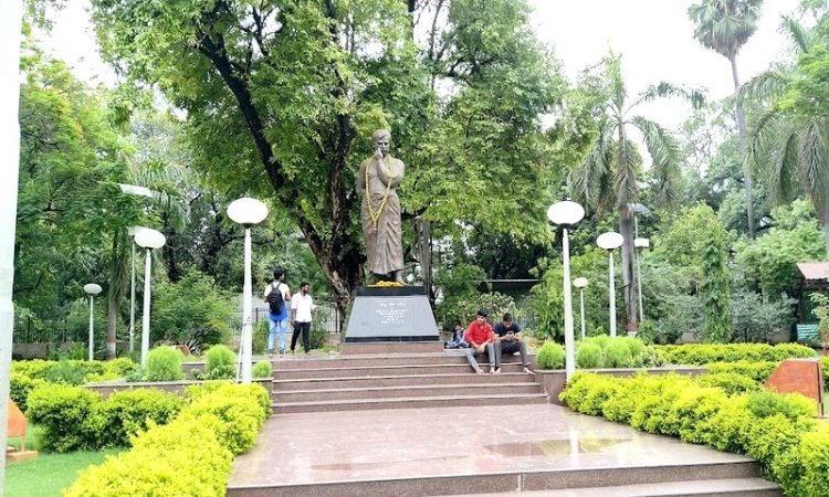 Remove All Encroachment Including Mosque, Mazar In Chandrashekhar Azad Park Within 3 Days: Allahabad HC To UP Govt Remove All Encroachment Including Mosque, Mazar In Chandrashekhar Azad Park Within 3 Days: Allahabad HC To UP Govt