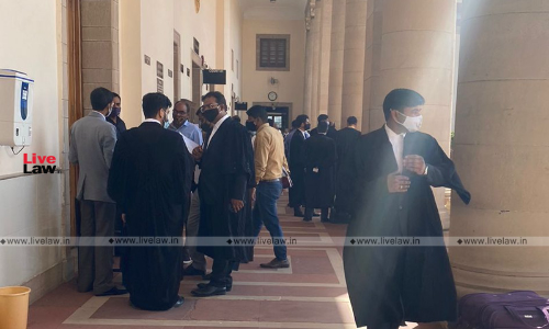 Can A Person Enrol As Advocate Without Giving Up Other Job? Supreme Court To Examine BCIs Challenge Against Gujarat HC Judgment Can A Person Enrol As Advocate Without Giving Up Other Job? Supreme Court To Examine BCIs Challenge Against Gujarat HC Judgment