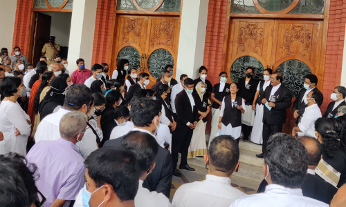 Kerala HC Advocates Association Organises Protest Against Non-Restoration Of Physical Hearing, Filing & Posting Cases Kerala HC Advocates Association Organises Protest Against Non-Restoration Of Physical Hearing, Filing & Posting Cases
