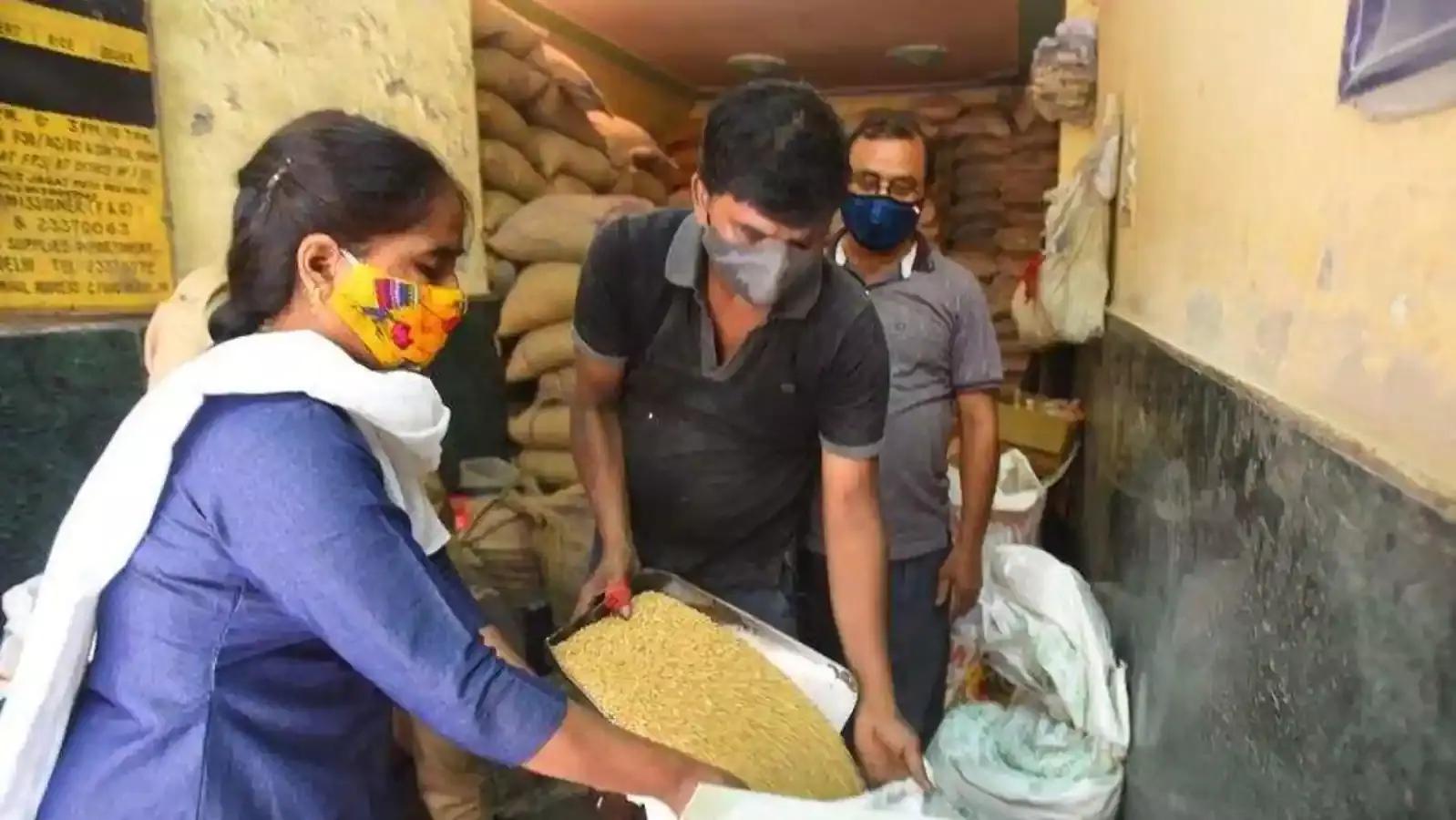 State Cannot Mitigate Architecture Of National Food Security Act: Centre Opposes Delhi Govts Doorstep Ration Delivery Scheme In High Court State Cannot Mitigate Architecture Of National Food Security Act: Centre Opposes Delhi Govts Doorstep Ration Delivery Scheme In High Court