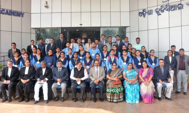 Orissa High Court Chief Justice S. Muralidhar Interacts With Students On Childrens Day Orissa High Court Chief Justice S. Muralidhar Interacts With Students On Childrens Day