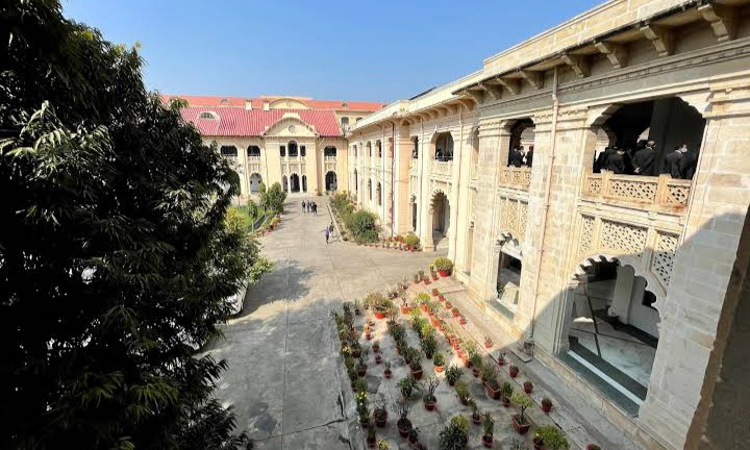 Allahabad High Court Issues Guidelines For Functioning Of District Courts, Tribunals Subordinate To It From Jan 10 Allahabad High Court Issues Guidelines For Functioning Of District Courts, Tribunals Subordinate To It From Jan 10