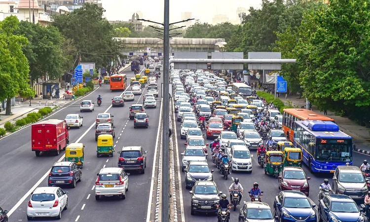 Delhi High Court Denies Anticipatory Bail To RTO Clerk Accused In Pan-India Fake Vehicle Registration Racket Delhi High Court Denies Anticipatory Bail To RTO Clerk Accused In Pan-India Fake Vehicle Registration Racket