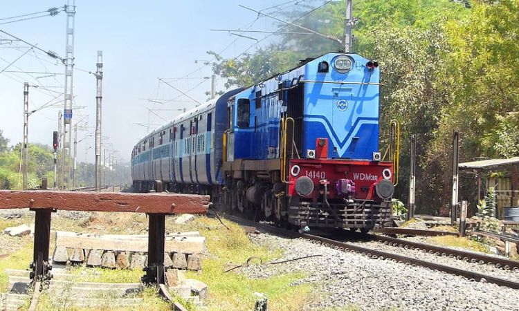 Railways Not Liable For Theft Incidents, Passengers Must Be Vigilant, M.P. State Commission Allows Western-Central Railways Appeal Railways Not Liable For Theft Incidents, Passengers Must Be Vigilant, M.P. State Commission Allows Western-Central Railways Appeal