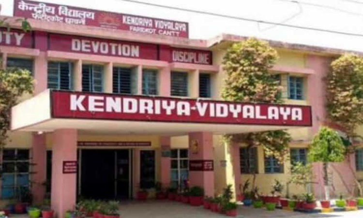 Age Criteria Of 6 Years For Class 1 Admissions Doesnt Violate RTE Act : Kendriya Vidyalaya Sanghathan Tells Delhi High Court Age Criteria Of 6 Years For Class 1 Admissions Doesnt Violate RTE Act : Kendriya Vidyalaya Sanghathan Tells Delhi High Court
