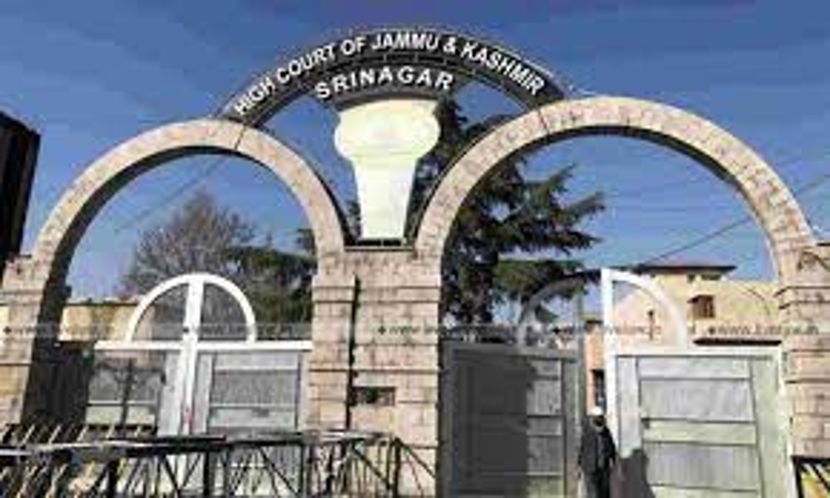 Preventive Detention Orders Can Be Passed Even When A Person Is In Police/Judicial Custody, Compelling Reasons Must Be Recorded: J&K&L High Court Preventive Detention Orders Can Be Passed Even When A Person Is In Police/Judicial Custody, Compelling Reasons Must Be Recorded: J&K&L High Court
