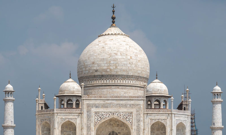 Taj Trapezium Matter : Supreme Court Allows More Flights To Agra, Removes Restriction On Increasing Air Traffic Taj Trapezium Matter : Supreme Court Allows More Flights To Agra, Removes Restriction On Increasing Air Traffic