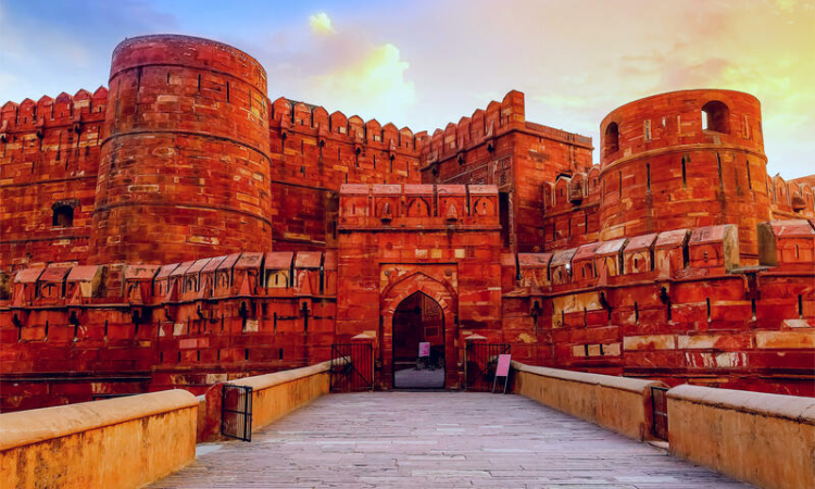 Plaint Seeking Excavation Of Idols Allegedly Buried In Agra Mosque: Mathura Court Returns It For Want Of Notice To UOI