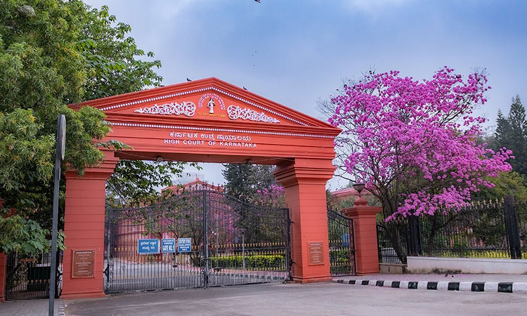 Police Should Not Act With Presumption That Every Society Or Club Will Indulge In Unlawful Activities: Karnataka High Court Police Should Not Act With Presumption That Every Society Or Club Will Indulge In Unlawful Activities: Karnataka High Court