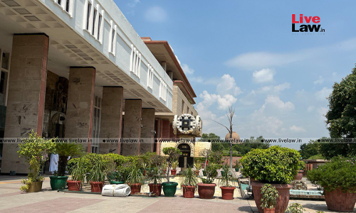 NSE Co-Location Scam: Delhi High Court Grants Statutory Bail To Chitra Ramkrishna, Anand Subramanian In CBI Case NSE Co-Location Scam: Delhi High Court Grants Statutory Bail To Chitra Ramkrishna, Anand Subramanian In CBI Case