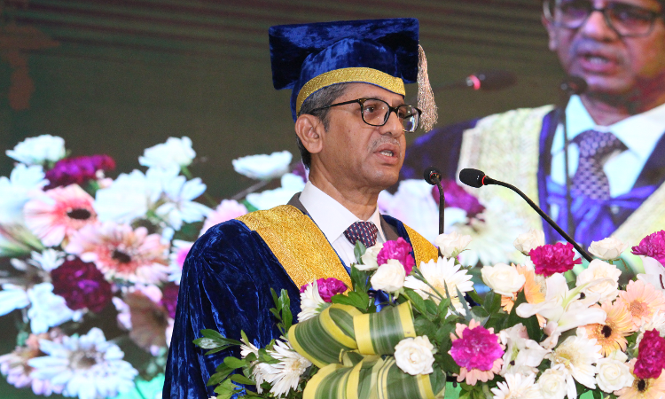 Knowledge About Constitution Confined To Small Segment Of Population : CJI Urges Law Graduates To Spread Awareness