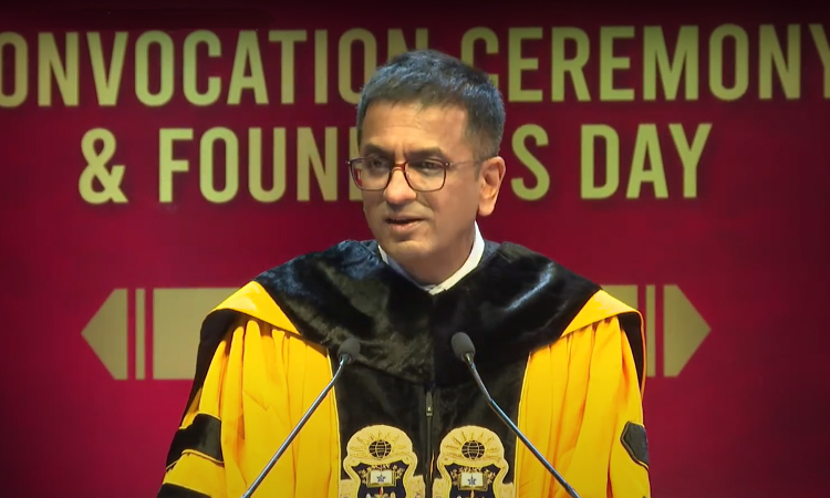 In The Age Of Fake News, We Need Journalists More Than Ever To Document The Unseen & Expose Fault Lines In Society:Justice Chandrachud