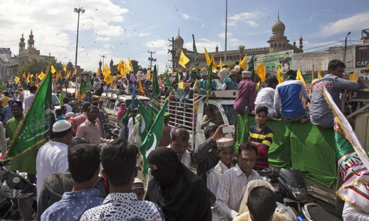 Milad Committee Chief Moves Gujarat High Court Challenging State Polices Alleged Inaction In Granting Nod To Eid-E-Milad Procession Milad Committee Chief Moves Gujarat High Court Challenging State Polices Alleged Inaction In Granting Nod To Eid-E-Milad Procession