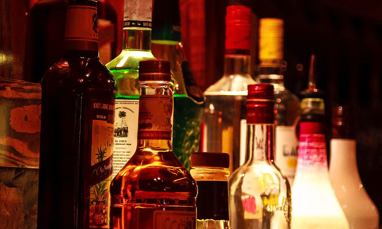 Bombay High Court Imposes ₹10K Cost On Nasik Resident For Challenging Permission For Opening Of Country Liquor Bar In Residential Area