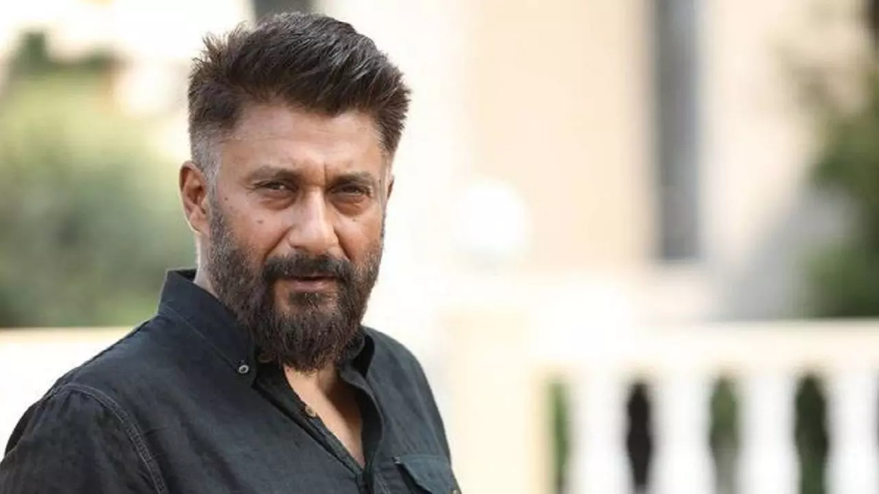 BREAKING - Delhi High Court Discharges Vivek Agnihotri In Contempt Case After Unconditional Apology, Asks Him To Be Careful In Future BREAKING - Delhi High Court Discharges Vivek Agnihotri In Contempt Case After Unconditional Apology, Asks Him To Be Careful In Future