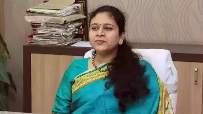 Supreme Court Sets Aside Orders Of Allahabad HC Issuing Non-Bailable Warrants Against Noida CEO For Her Appearance Supreme Court Sets Aside Orders Of Allahabad HC Issuing Non-Bailable Warrants Against Noida CEO For Her Appearance