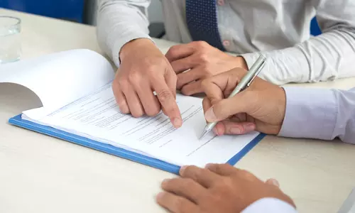 Non-Compete Clause Cant Curtail Right Of Employee To Get Employment After Notice Period: Delhi High Court Non-Compete Clause Cant Curtail Right Of Employee To Get Employment After Notice Period: Delhi High Court