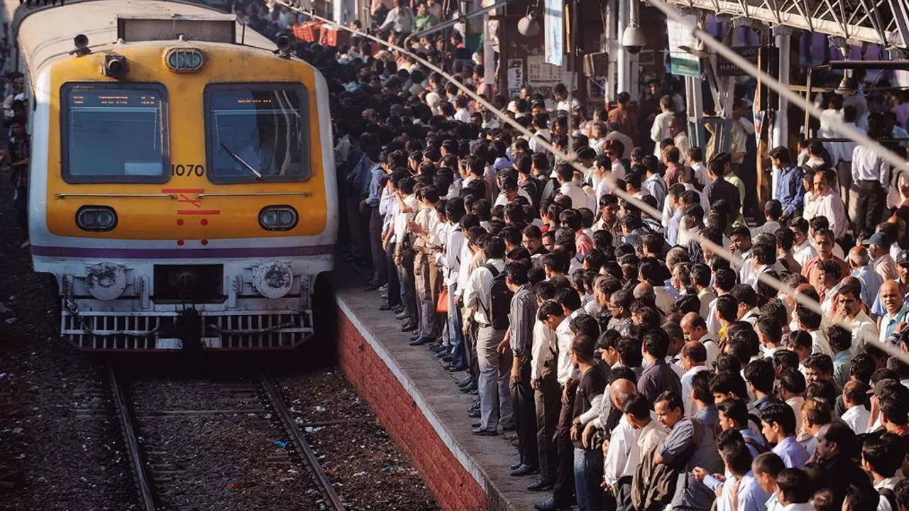 Delhi High Court Orders Railway Accident Compensation, Says No Scheduled Halt Cant Automatically Mean Passenger Tried To Deboard Moving Train