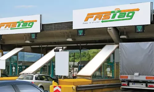 Consider Imposing Penalty On Drivers Using Fastag Lanes At Toll Plazas Without Fitting Fastag: Kerala High Court To Centre