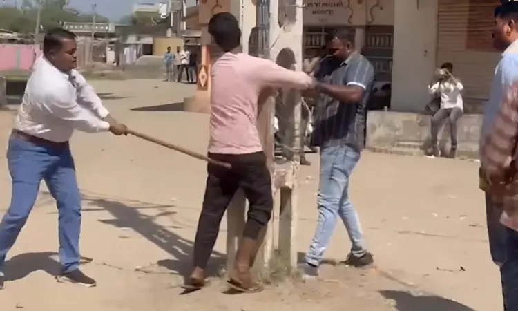 Flogging Of Stone Pelting Accused: Appear Or We Will Proceed As Per Law: Gujarat High Court To Cops In Contempt Plea Flogging Of Stone Pelting Accused: Appear Or We Will Proceed As Per Law: Gujarat High Court To Cops In Contempt Plea
