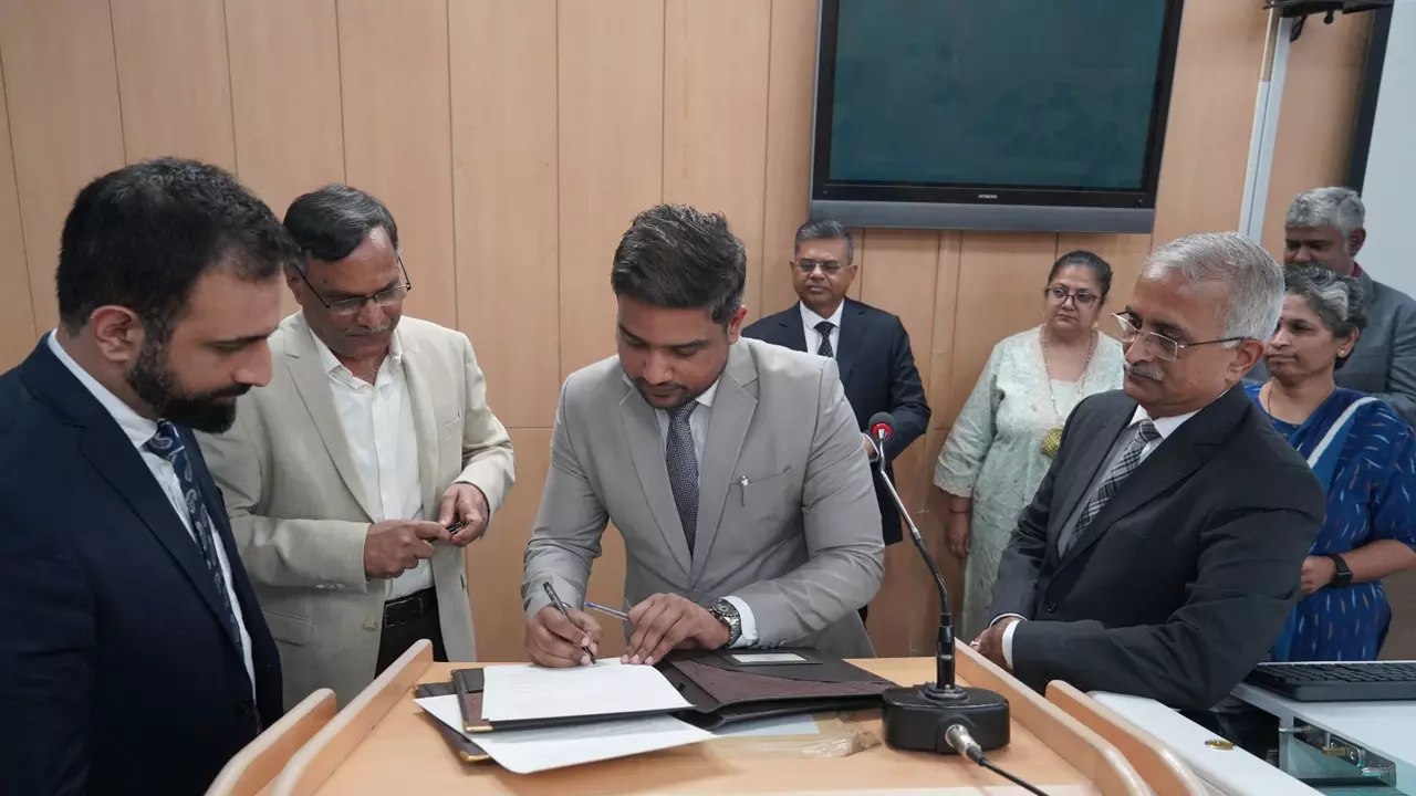 International Arbitration And Mediation Centre And NALSAR University Of Law Enter MoU International Arbitration And Mediation Centre And NALSAR University Of Law Enter MoU