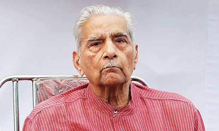 Legendary Lawyer & Former Law Minister Shanti Bhushan Passes Away Legendary Lawyer & Former Law Minister Shanti Bhushan Passes Away