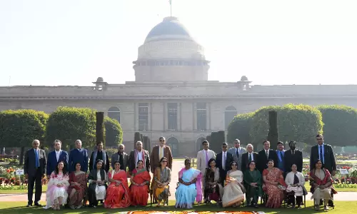 CJI & Supreme Court Judges Visit Amrit Udyan Of Rashtrapati Bhavan On Invitation Of President CJI & Supreme Court Judges Visit Amrit Udyan Of Rashtrapati Bhavan On Invitation Of President